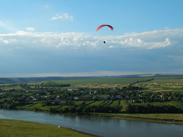 Політ на параплані над Дністром у Дністровському каньйоні, тандем з інструктором